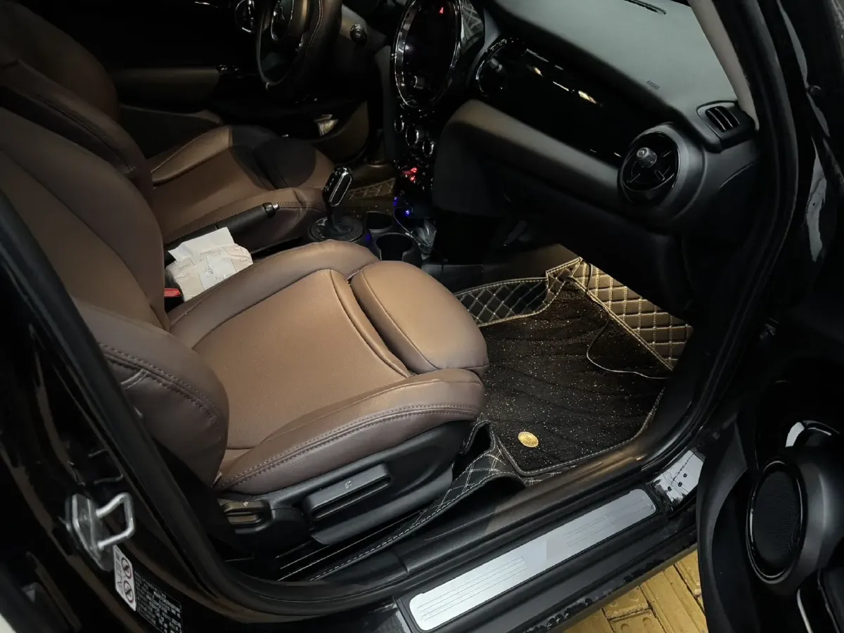 2021 MINI MINI 1.5T 136HP L3 7DCT,autocango,china used car exporter,china ev exporter,chinese used car exporter,chinese used ev exporter