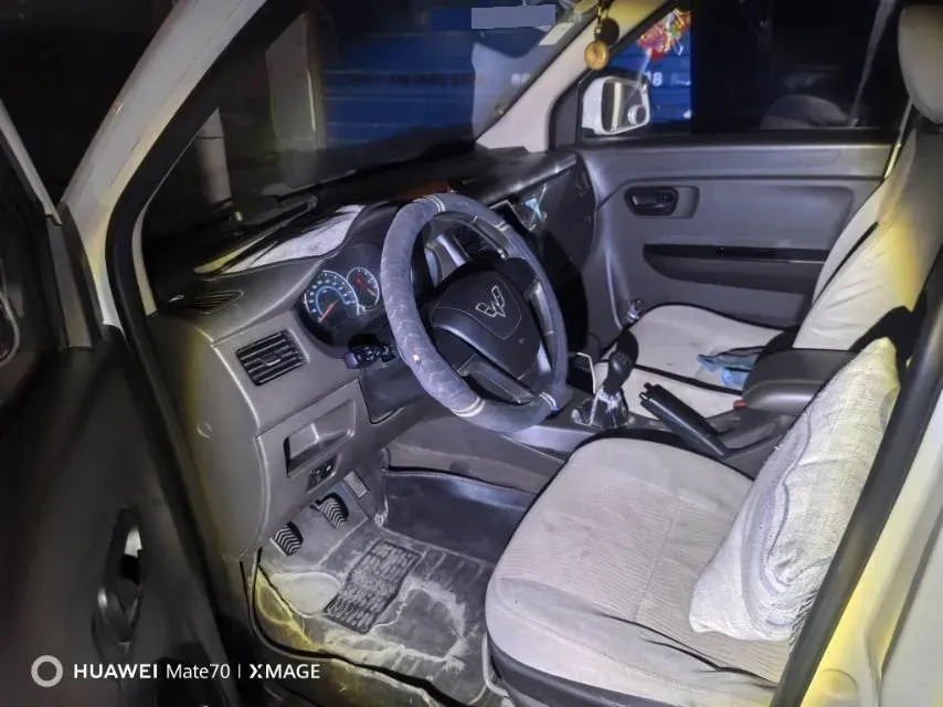 2016 WuLing RongGuang V 1.5L 112HP L4 5MT,autocango,china used car exporter,china ev exporter,chinese used car exporter,chinese used ev exporter