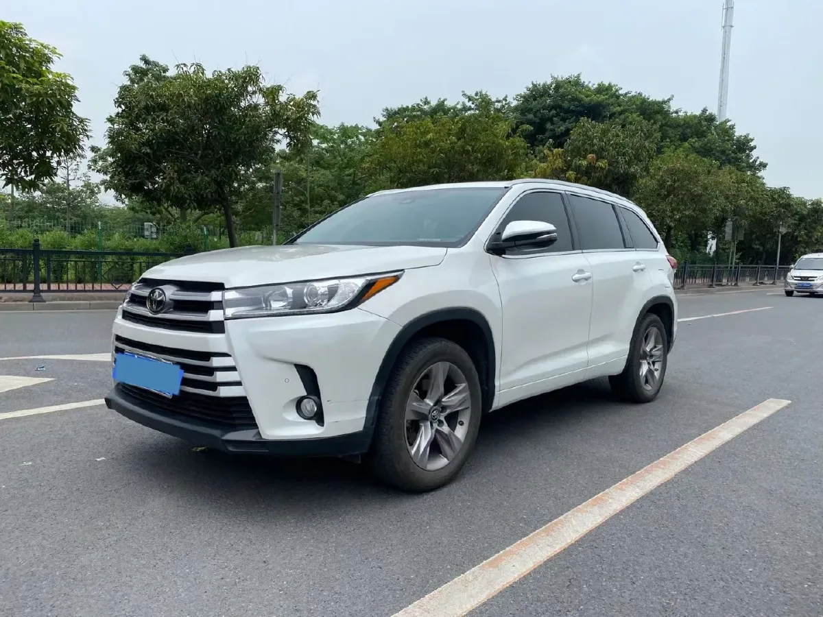 2021 Toyota Highlander 2.0T 220HP L4 6AT,autocango,china used car exporter,china ev exporter,chinese used car exporter,chinese used ev exporter