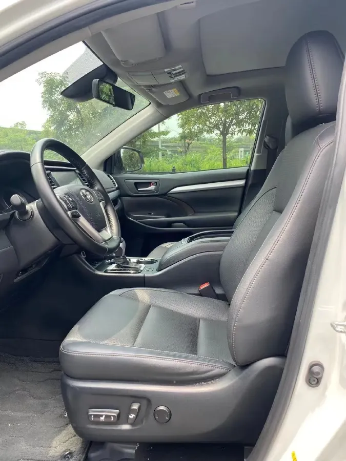 2021 Toyota Highlander 2.0T 220HP L4 6AT,autocango,china used car exporter,china ev exporter,chinese used car exporter,chinese used ev exporter