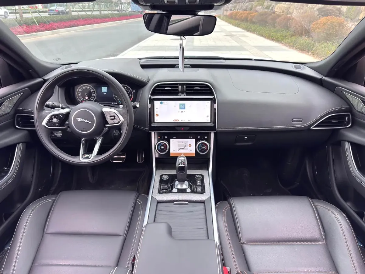 2022 Jaguar XEL 2.0T 250HP L4 8AT,autocango,china used car exporter,china ev exporter,chinese used car exporter,chinese used ev exporter