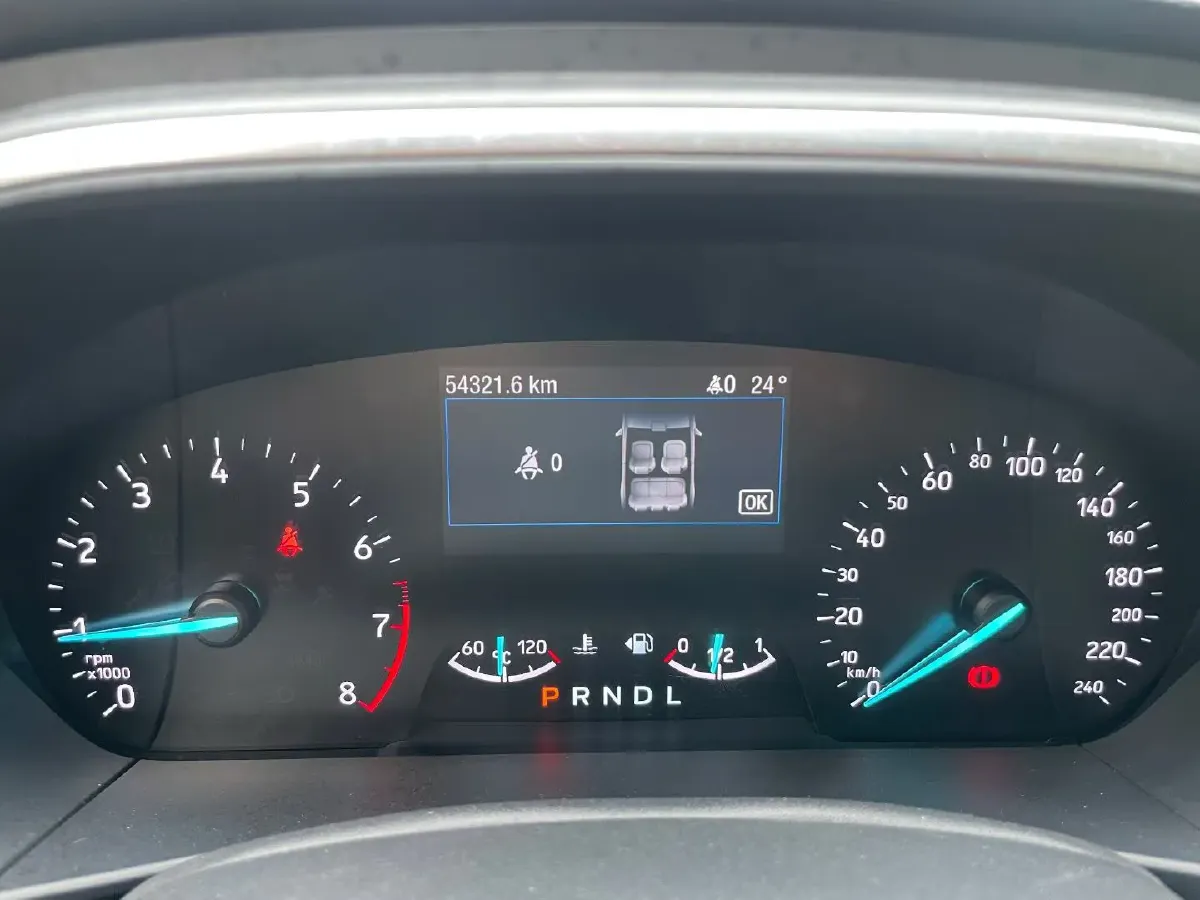 2020 Ford Focus 1.5T 174HP L3 8AT,autocango,china used car exporter,china ev exporter,chinese used car exporter,chinese used ev exporter