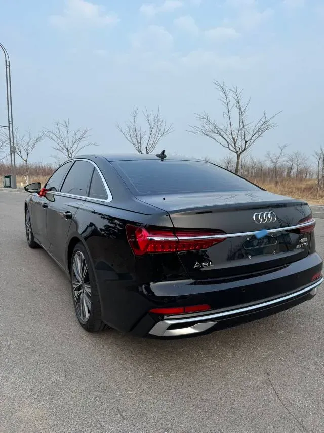 2025 Audi A6L 2.0T 245HP L4 7DCT,autocango,china used car exporter,china ev exporter,chinese used car exporter,chinese used ev exporter