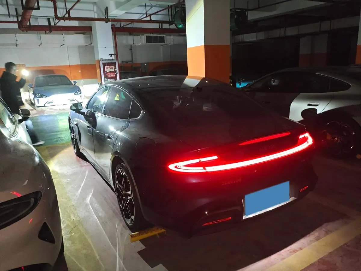 2024 MI SU7 BEV 101KWH,autocango,china used car exporter,china ev exporter,chinese used car exporter,chinese used ev exporter