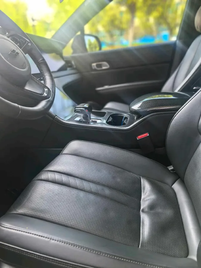 2020 Li ONE Range Extended 131HP REEV 40.5KWH,autocango,china used car exporter,china ev exporter,chinese used car exporter,chinese used ev exporter