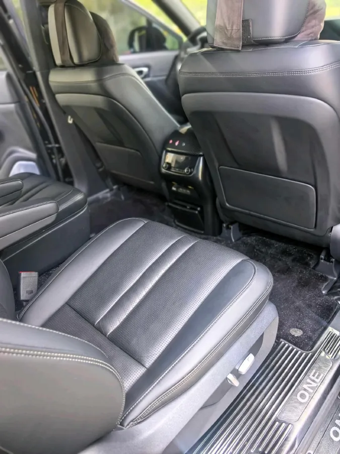 2020 Li ONE Range Extended 131HP REEV 40.5KWH,autocango,china used car exporter,china ev exporter,chinese used car exporter,chinese used ev exporter