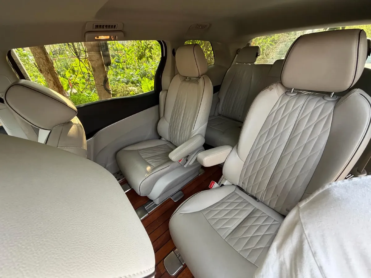 2021 Buick GL8 2.0T 237HP L4 9AT,autocango,china used car exporter,china ev exporter,chinese used car exporter,chinese used ev exporter