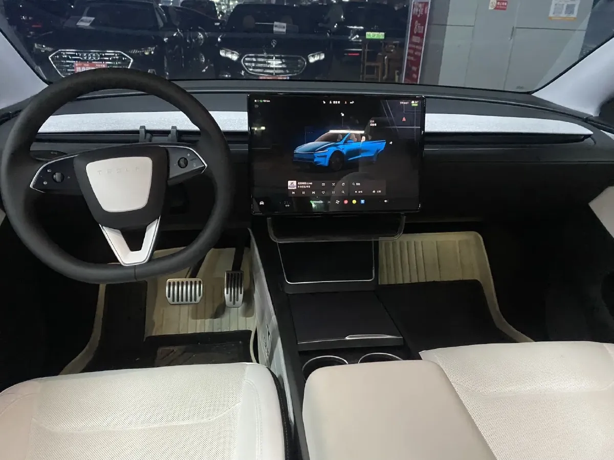 2025 Tesla Model Y BEV 62.5KWH,autocango,china used car exporter,china ev exporter,chinese used car exporter,chinese used ev exporter