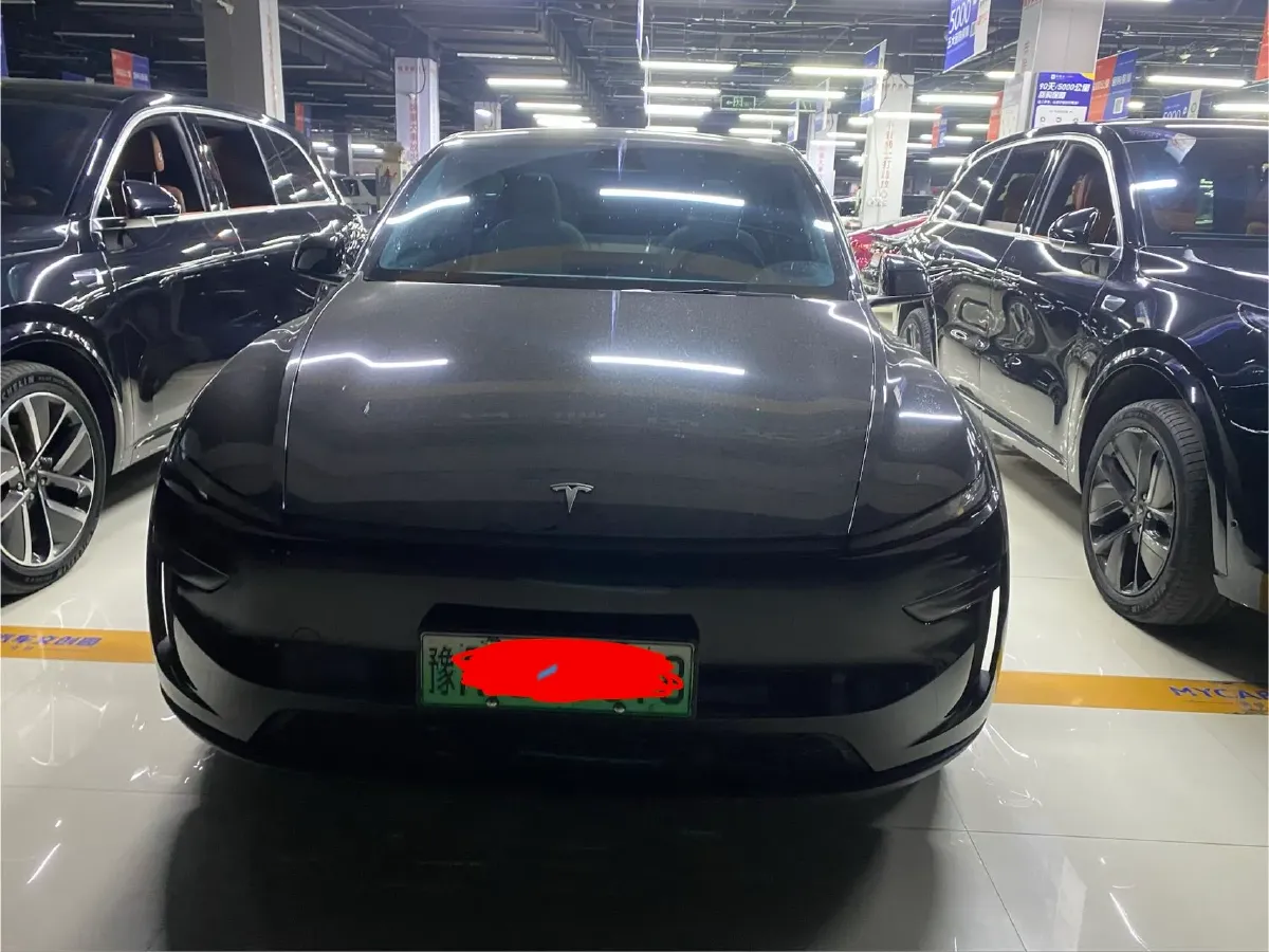 2025 Tesla Model Y BEV 62.5KWH,autocango,china used car exporter,china ev exporter,chinese used car exporter,chinese used ev exporter