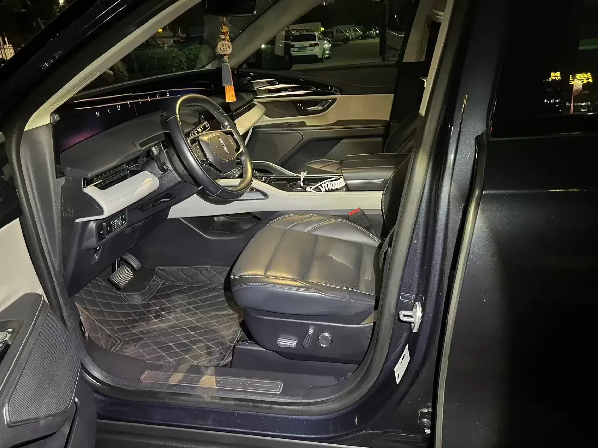 2023 Lincoln Nautilus 2.0T 261HP L4 8AT,autocango,china used car exporter,china ev exporter,chinese used car exporter,chinese used ev exporter