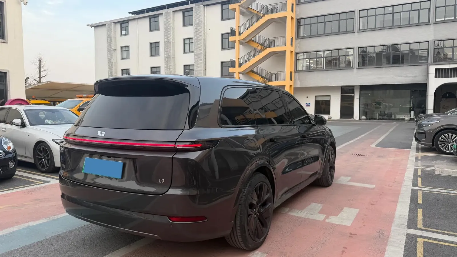 2022 Li L9 Range Extended 154HP REEV 42.6KWH,autocango,china used car exporter,china ev exporter,chinese used car exporter,chinese used ev exporter