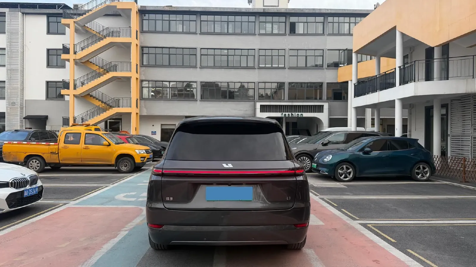 2022 Li L9 Range Extended 154HP REEV 42.6KWH,autocango,china used car exporter,china ev exporter,chinese used car exporter,chinese used ev exporter