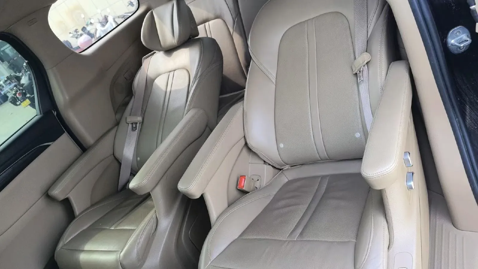 2021 Buick GL8 2.0T 237HP L4 9AT,autocango,china used car exporter,china ev exporter,chinese used car exporter,chinese used ev exporter