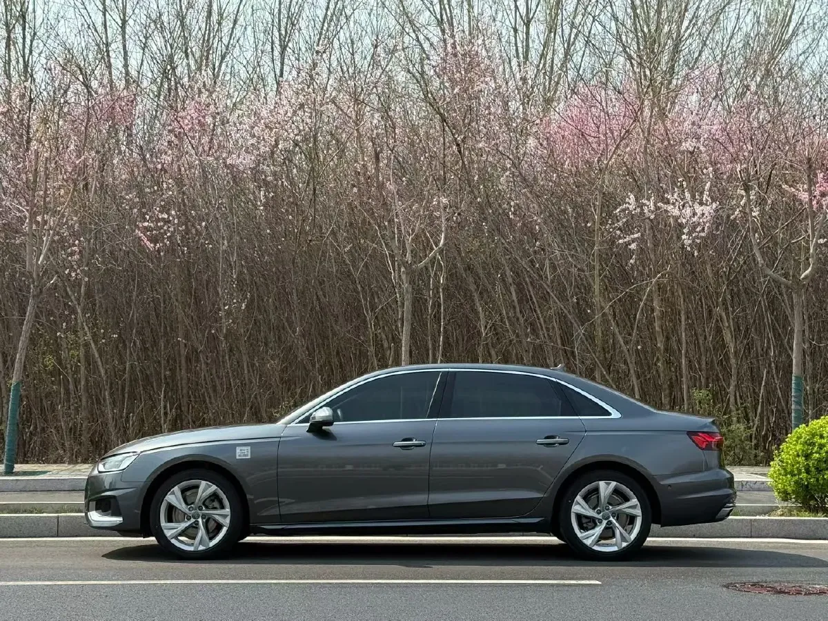 2020 Audi A4L 2.0T 190HP L4 7DCT,autocango,china used car exporter,china ev exporter,chinese used car exporter,chinese used ev exporter