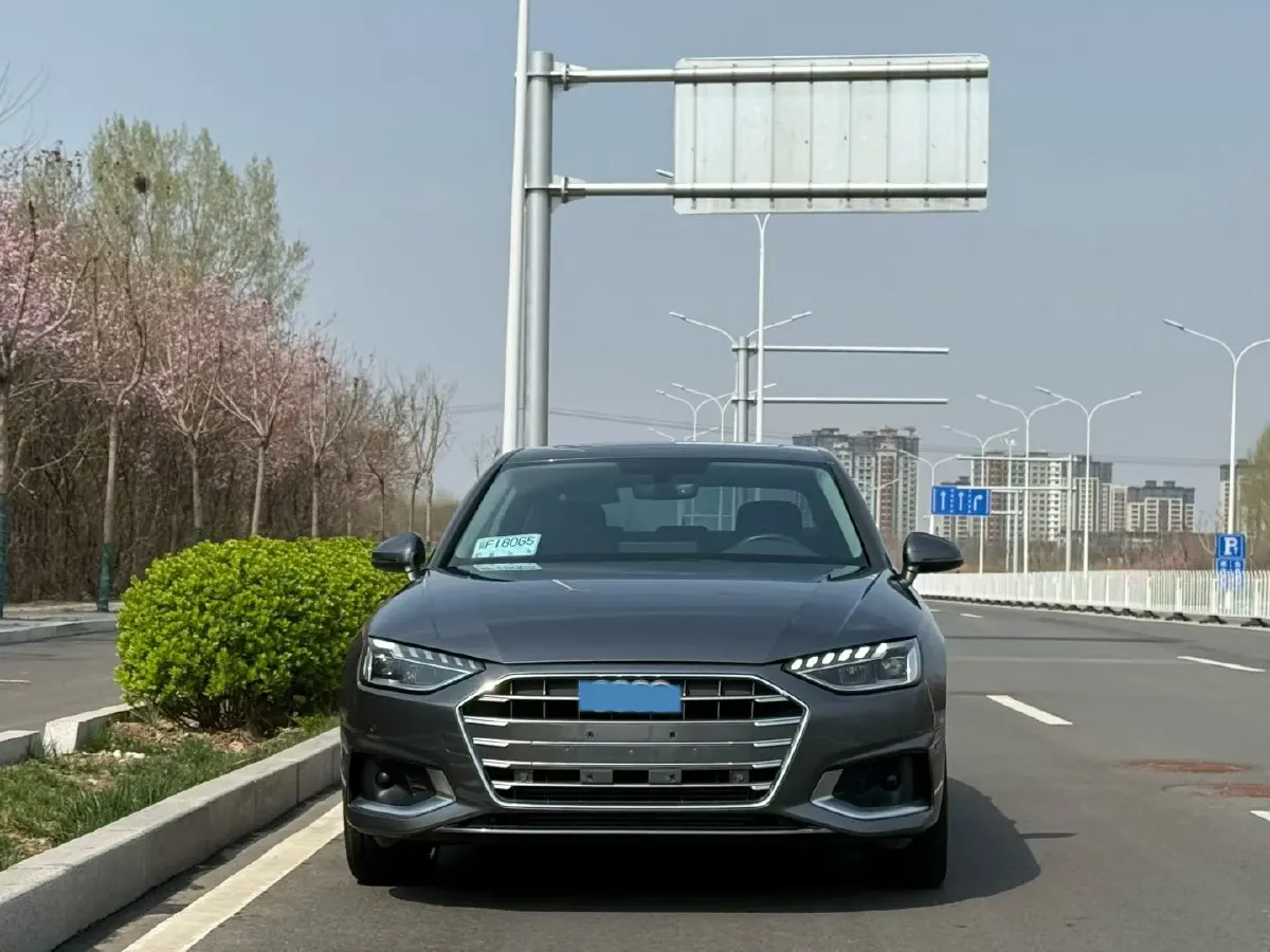 2020 Audi A4L 2.0T 190HP L4 7DCT,autocango,china used car exporter,china ev exporter,chinese used car exporter,chinese used ev exporter