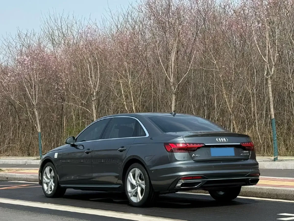 2020 Audi A4L 2.0T 190HP L4 7DCT,autocango,china used car exporter,china ev exporter,chinese used car exporter,chinese used ev exporter