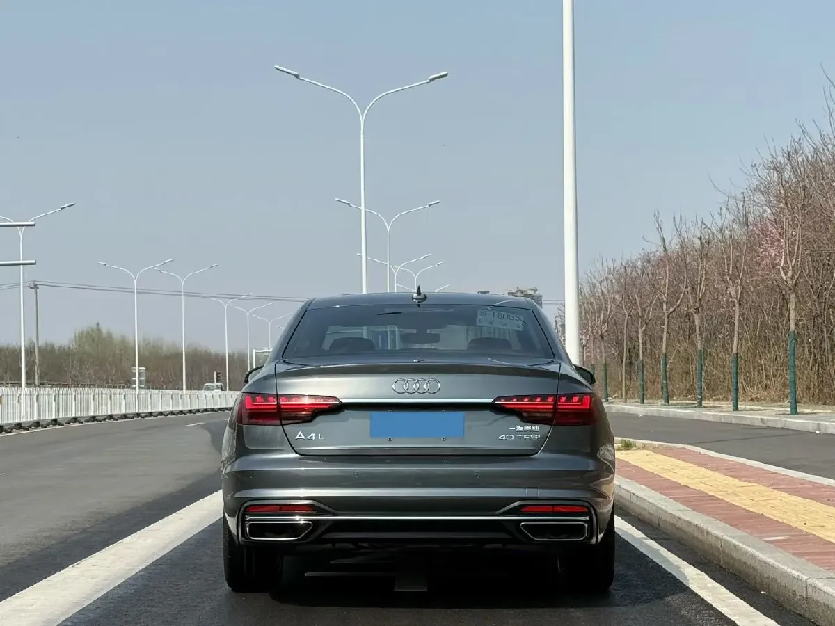 2020 Audi A4L 2.0T 190HP L4 7DCT,autocango,china used car exporter,china ev exporter,chinese used car exporter,chinese used ev exporter