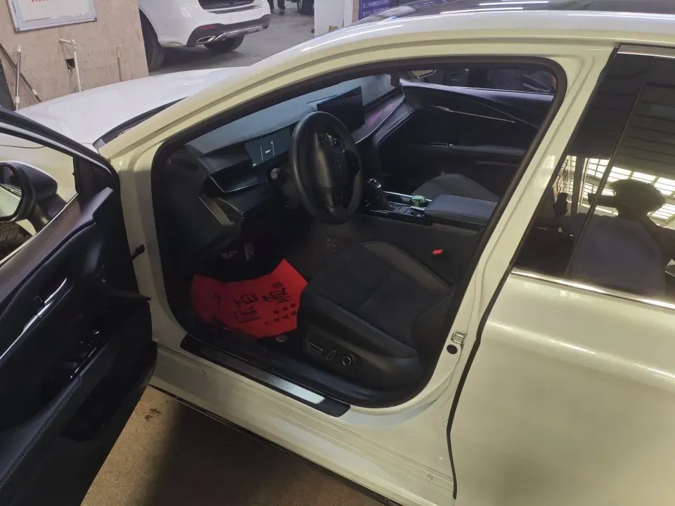 2026 Toyota Camry 2.0L 152HP L4 E-CVT Hybrid,autocango,china used car exporter,china ev exporter,chinese used car exporter,chinese used ev exporter