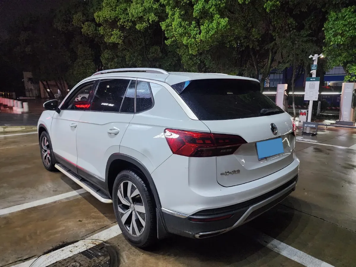 2019 Jeep Cherokee 2.0T 234HP L4 9AT,autocango,china used car exporter,china ev exporter,chinese used car exporter,chinese used ev exporter