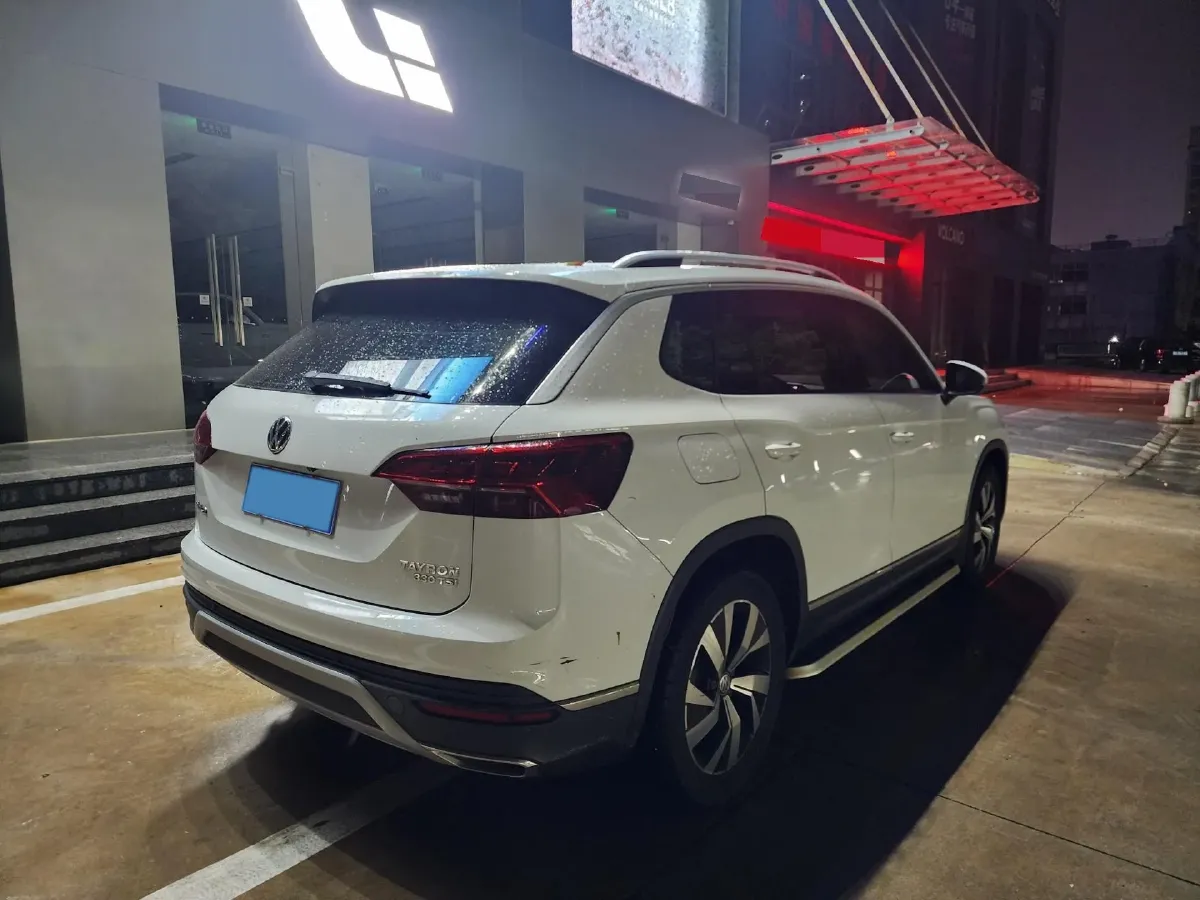 2019 Jeep Cherokee 2.0T 234HP L4 9AT,autocango,china used car exporter,china ev exporter,chinese used car exporter,chinese used ev exporter