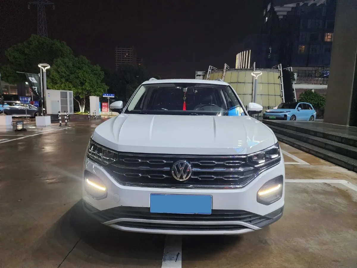 2019 Jeep Cherokee 2.0T 234HP L4 9AT,autocango,china used car exporter,china ev exporter,chinese used car exporter,chinese used ev exporter