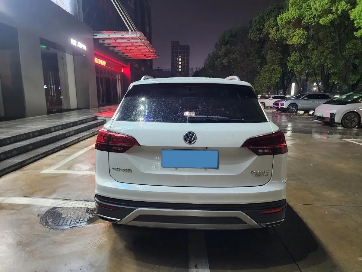 2019 Jeep Cherokee 2.0T 234HP L4 9AT,autocango,china used car exporter,china ev exporter,chinese used car exporter,chinese used ev exporter