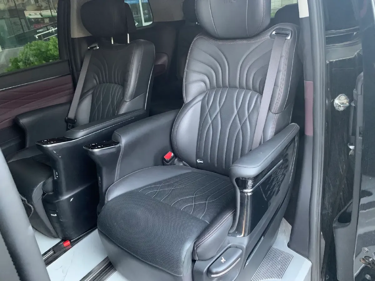 2024 GAC Trumpchi M8 2.0T 252HP L4 8AT,autocango,china used car exporter,china ev exporter,chinese used car exporter,chinese used ev exporter