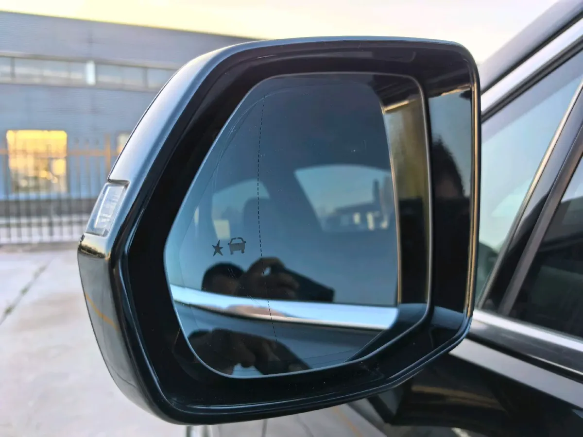 2020 Cadillac XT5 2.0T 241HP L4 9AT,autocango,china used car exporter,china ev exporter,chinese used car exporter,chinese used ev exporter