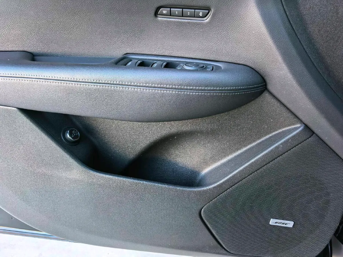 2020 Cadillac XT5 2.0T 241HP L4 9AT,autocango,china used car exporter,china ev exporter,chinese used car exporter,chinese used ev exporter