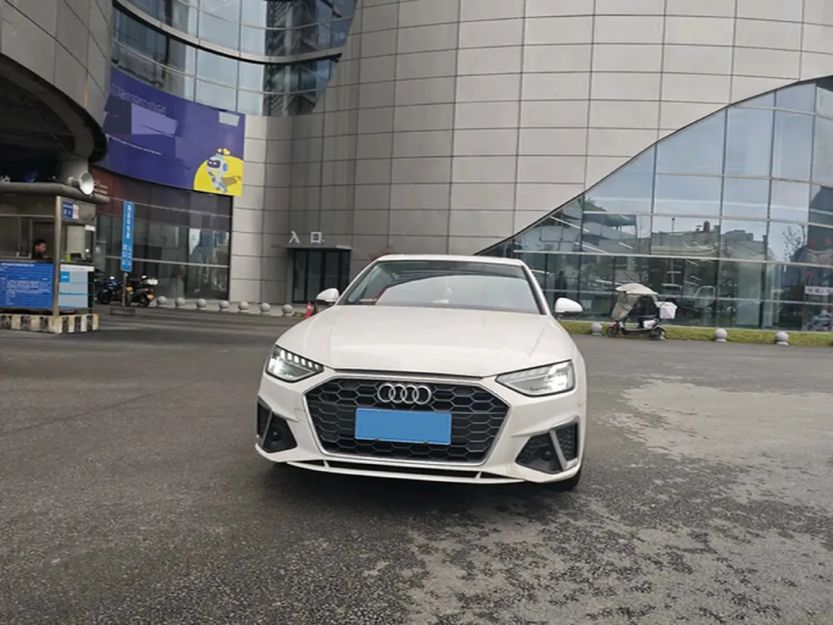 2020 Audi A4L 2.0T 190HP L4 7DCT,autocango,china used car exporter,china ev exporter,chinese used car exporter,chinese used ev exporter