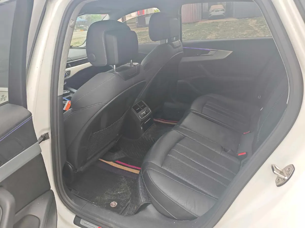 2020 Audi A4L 2.0T 190HP L4 7DCT,autocango,china used car exporter,china ev exporter,chinese used car exporter,chinese used ev exporter