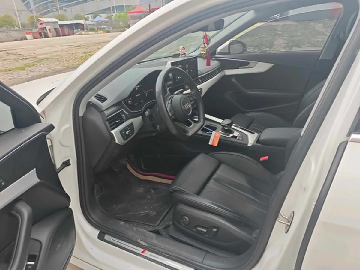 2020 Audi A4L 2.0T 190HP L4 7DCT,autocango,china used car exporter,china ev exporter,chinese used car exporter,chinese used ev exporter