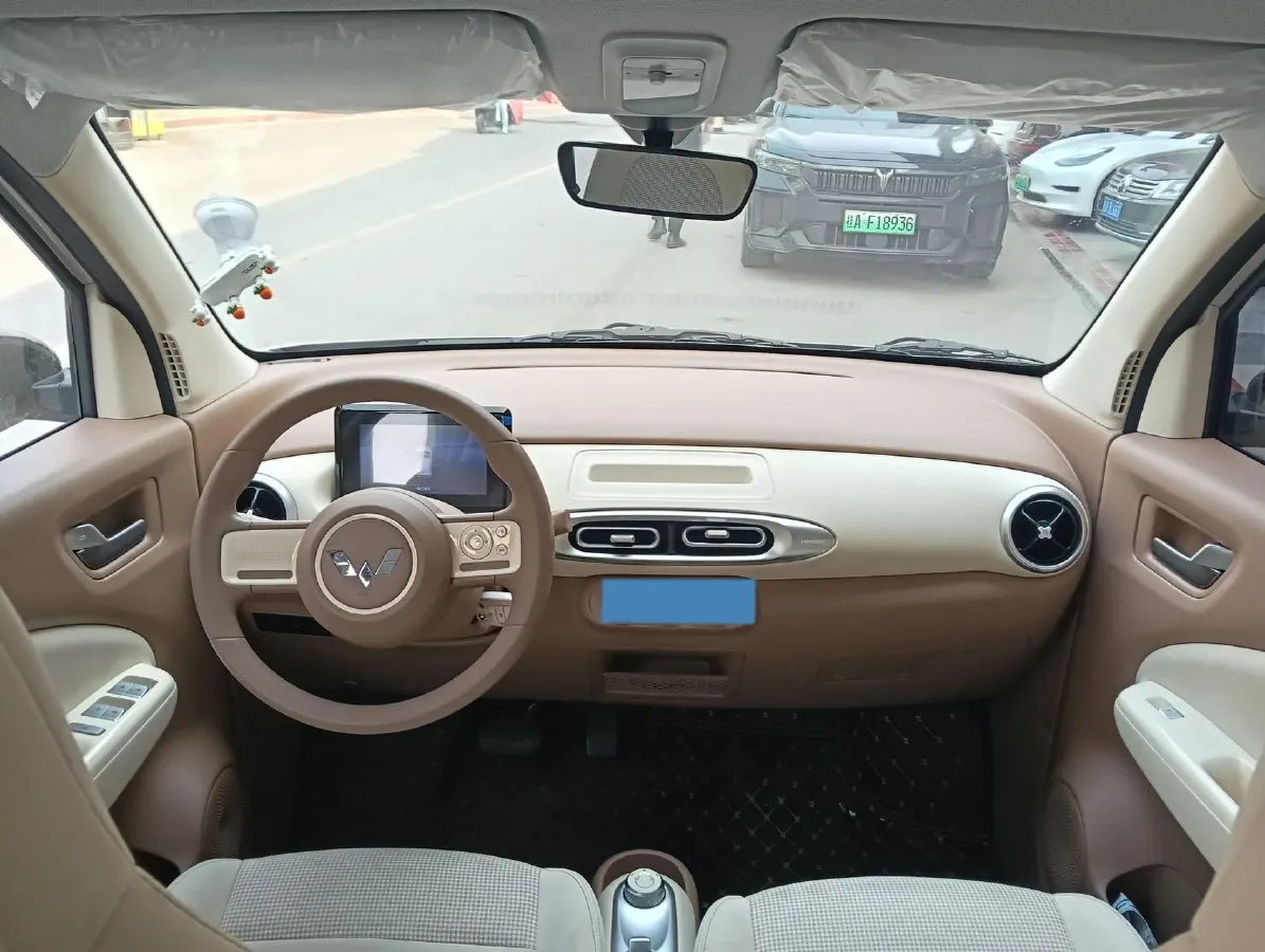 2025 WuLing HongGuang MINI EV BEV 16.2KWH,autocango,china used car exporter,china ev exporter,chinese used car exporter,chinese used ev exporter