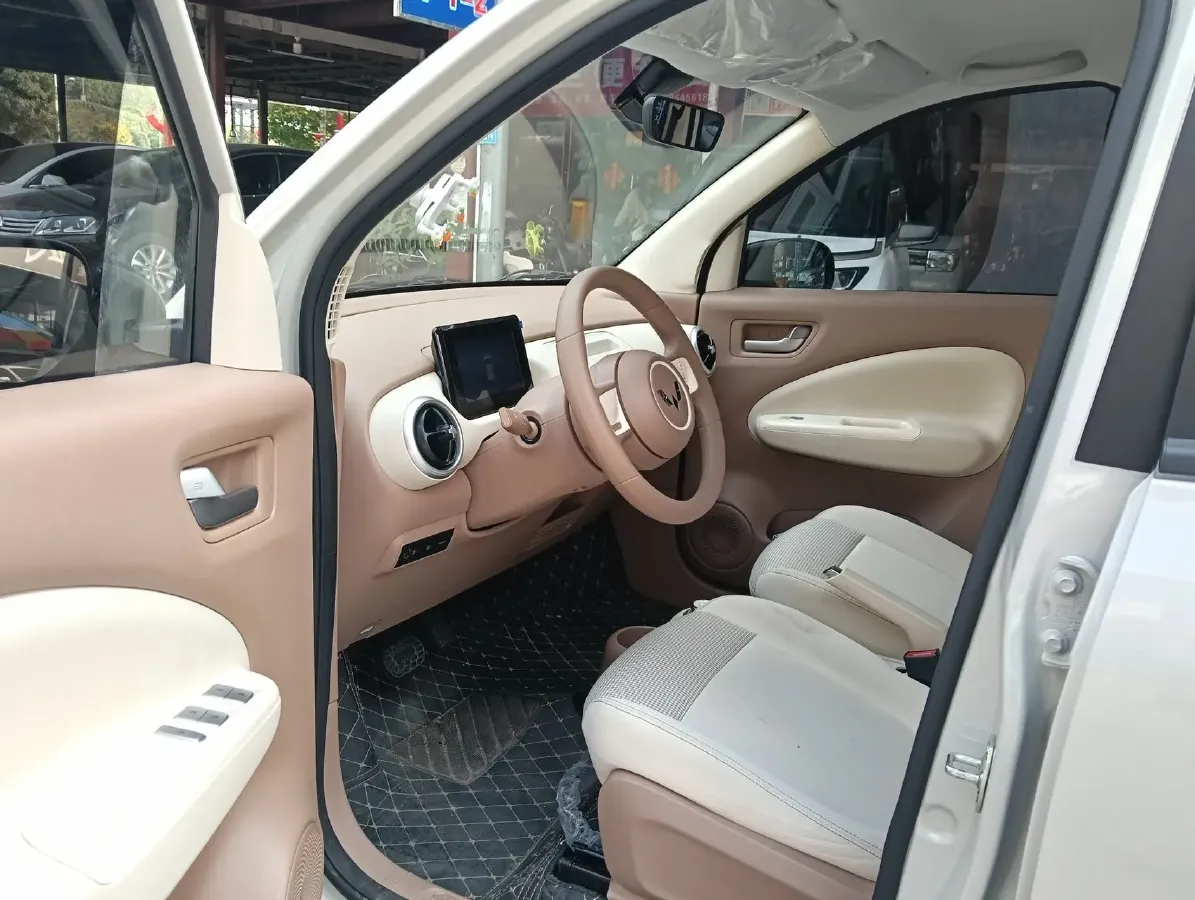 2025 WuLing HongGuang MINI EV BEV 16.2KWH,autocango,china used car exporter,china ev exporter,chinese used car exporter,chinese used ev exporter