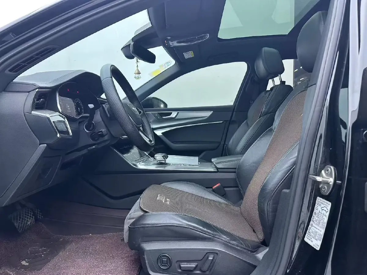 2020 Audi A6L 2.0T 190HP L4 7DCT,autocango,china used car exporter,china ev exporter,chinese used car exporter,chinese used ev exporter