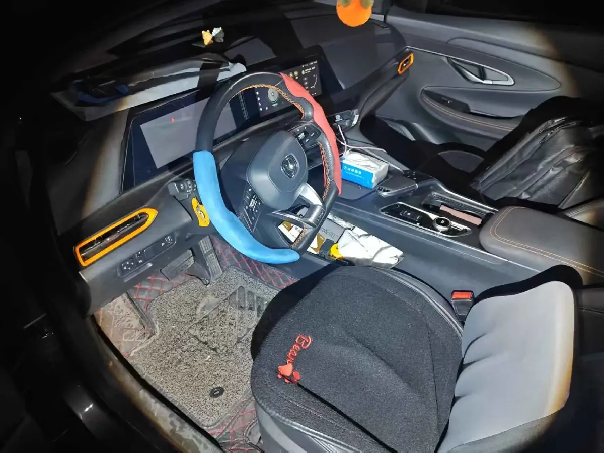 2022 ChangAn UNI-T 1.5T 188HP L4 7DCT,autocango,china used car exporter,china ev exporter,chinese used car exporter,chinese used ev exporter