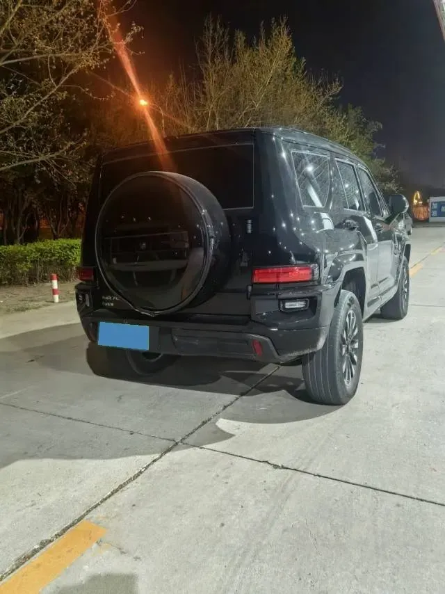 2024 Tank 700 3.0T 360HP V6 9AT PHEV 37.1KWH,autocango,china used car exporter,china ev exporter,chinese used car exporter,chinese used ev exporter