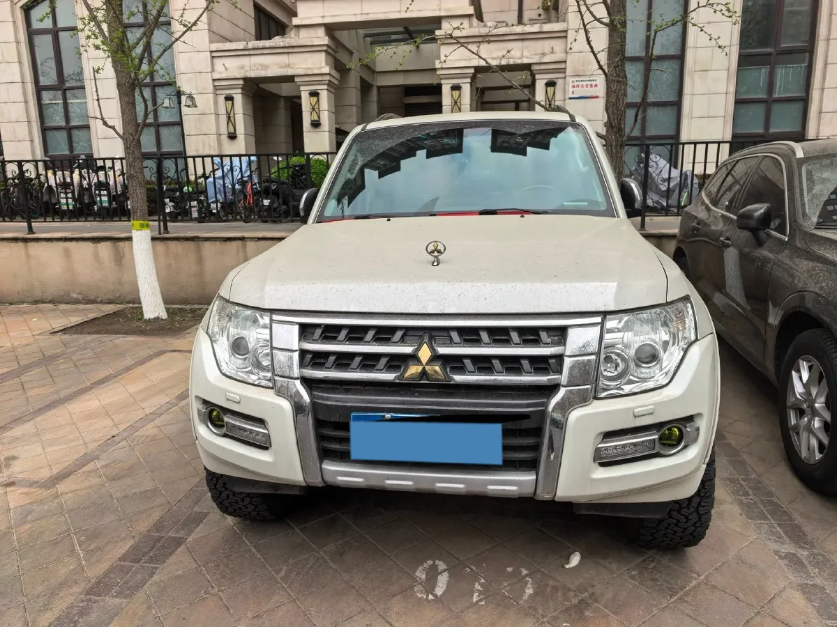 2018 Mitsubishi Pajero 3.0L 174HP V6 5AT,autocango,china used car exporter,china ev exporter,chinese used car exporter,chinese used ev exporter