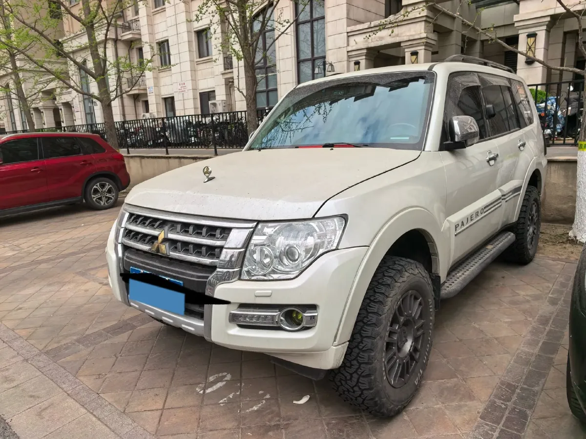 2018 Mitsubishi Pajero 3.0L 174HP V6 5AT,autocango,china used car exporter,china ev exporter,chinese used car exporter,chinese used ev exporter
