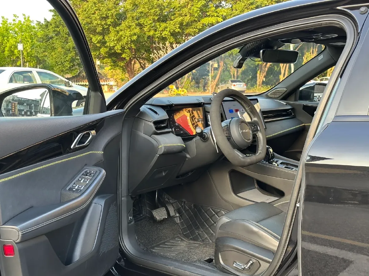 2023 LYNK&CO 03 2.0T 254HP L4 7DCT,autocango,china used car exporter,china ev exporter,chinese used car exporter,chinese used ev exporter