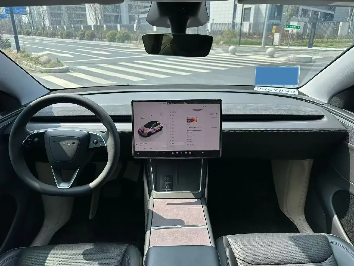 2025 Tesla Model Y BEV 62.5KWH,autocango,china used car exporter,china ev exporter,chinese used car exporter,chinese used ev exporter