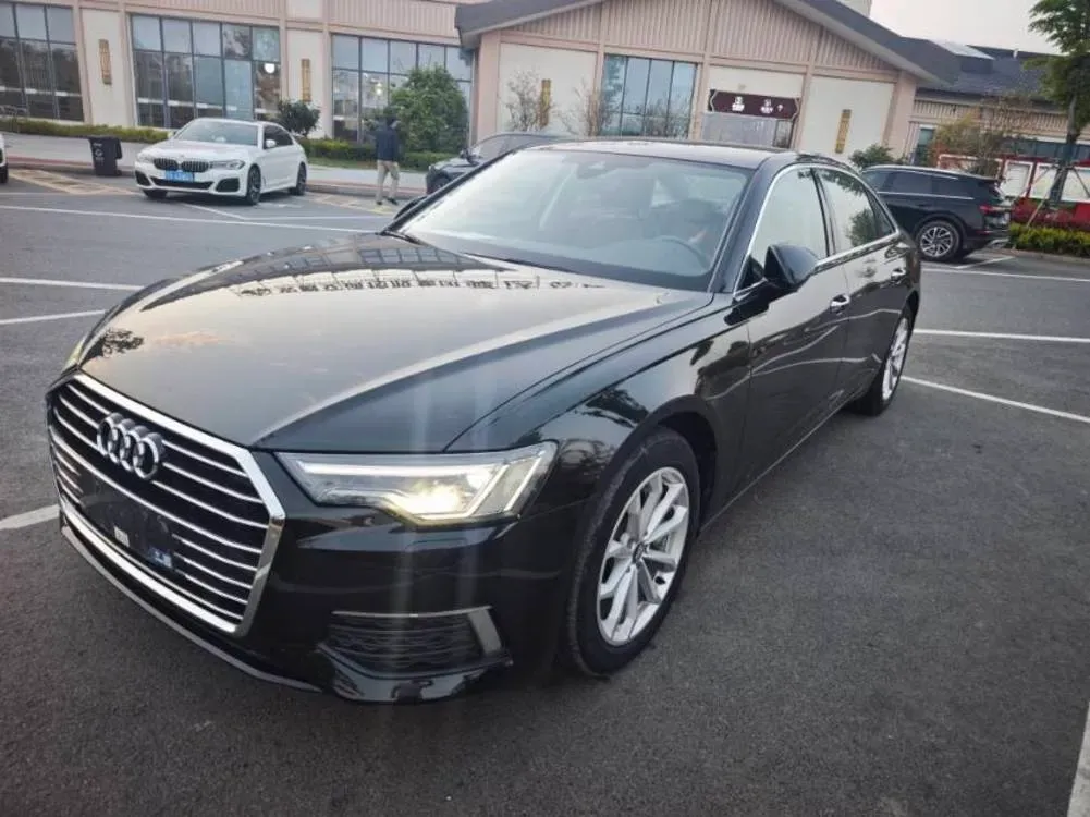2021 Audi A6L 2.0T 190HP L4 7DCT,autocango,china used car exporter,china ev exporter,chinese used car exporter,chinese used ev exporter