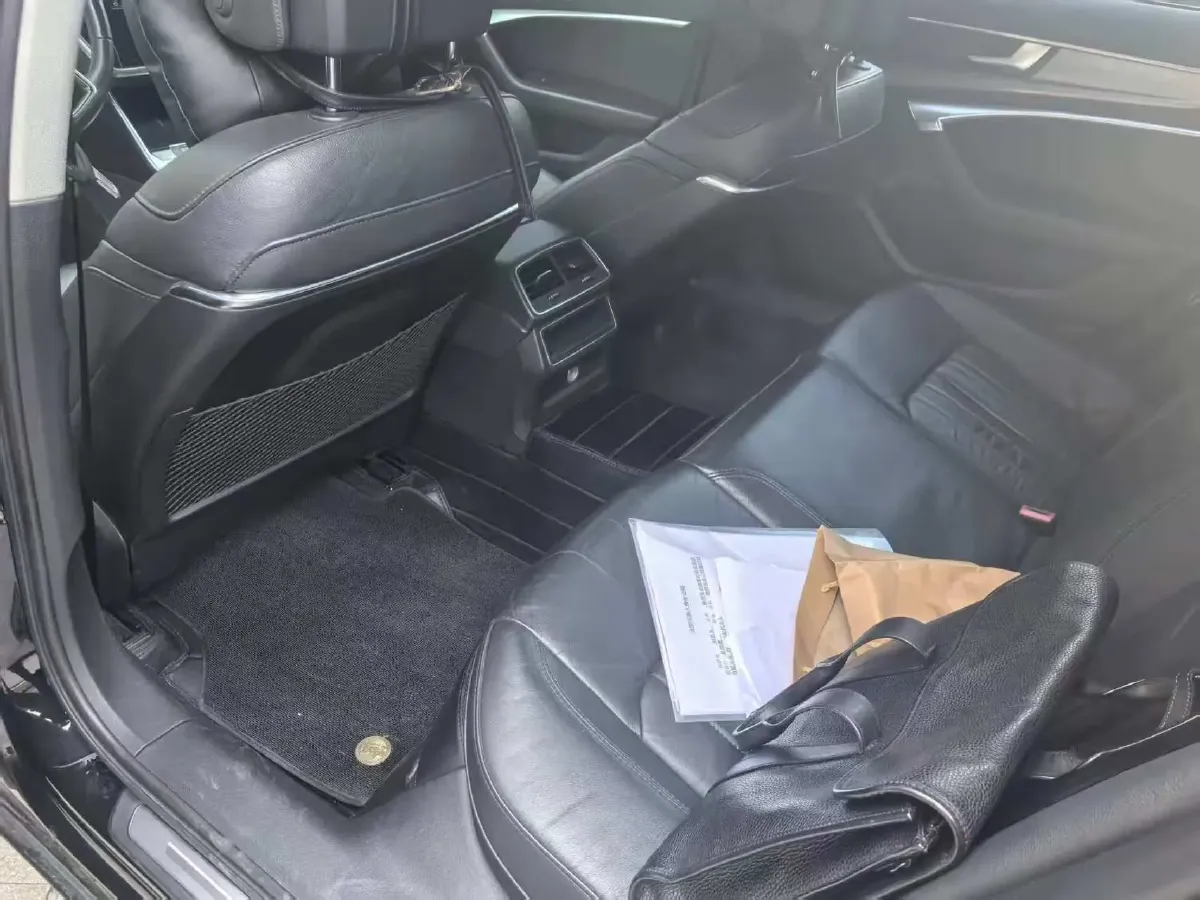 2021 Audi A6L 2.0T 190HP L4 7DCT,autocango,china used car exporter,china ev exporter,chinese used car exporter,chinese used ev exporter