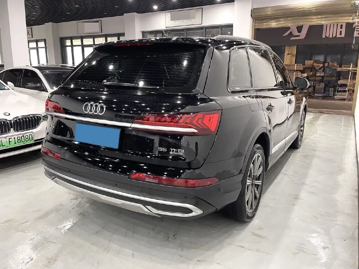 2020 Audi Q7 2.0T 245HP L4 8AT,autocango,china used car exporter,china ev exporter,chinese used car exporter,chinese used ev exporter