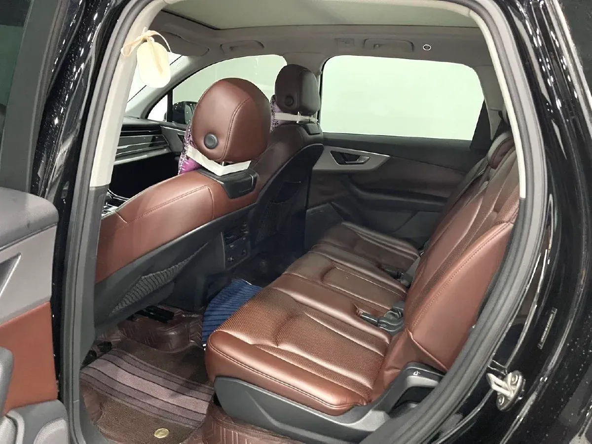 2020 Audi Q7 2.0T 245HP L4 8AT,autocango,china used car exporter,china ev exporter,chinese used car exporter,chinese used ev exporter