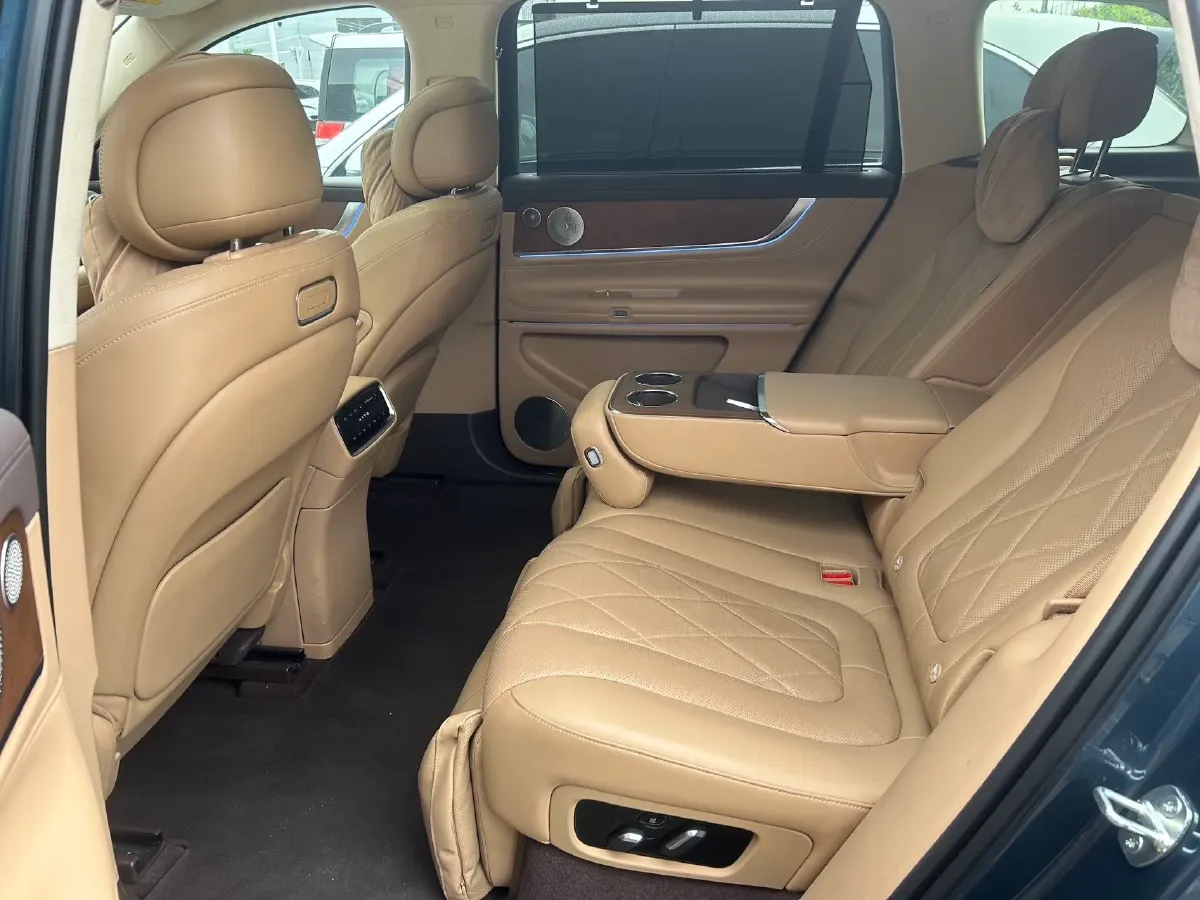 2024 AITO AITO M9 1.5T 152HP L4 REEV 42KWH,autocango,china used car exporter,china ev exporter,chinese used car exporter,chinese used ev exporter