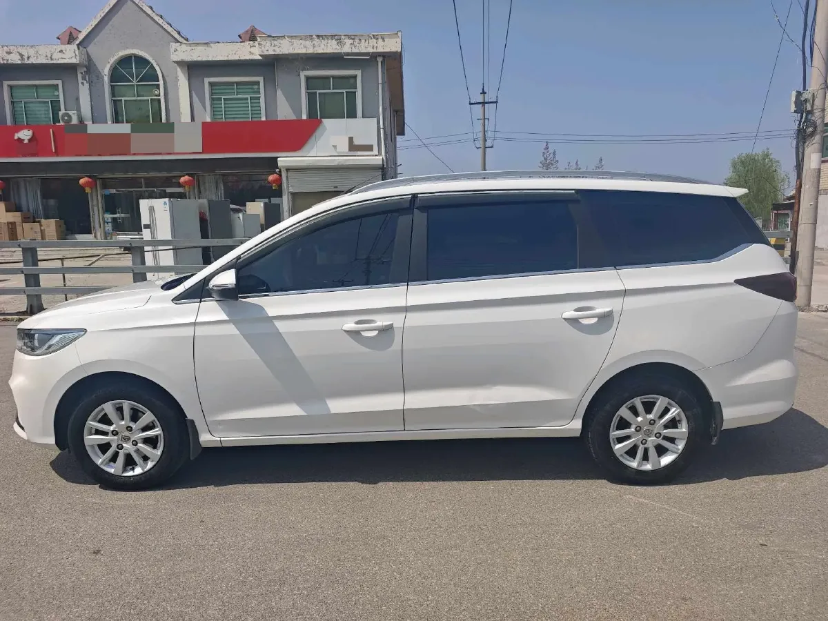 2019 BaoJun 360 1.5L 105HP L4 6MT,autocango,china used car exporter,china ev exporter,chinese used car exporter,chinese used ev exporter