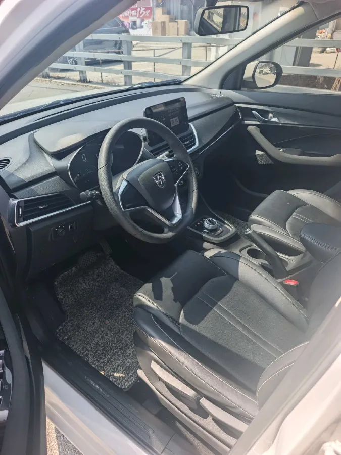 2019 BaoJun 360 1.5L 105HP L4 6MT,autocango,china used car exporter,china ev exporter,chinese used car exporter,chinese used ev exporter