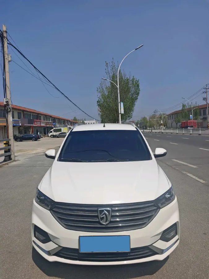 2019 BaoJun 360 1.5L 105HP L4 6MT,autocango,china used car exporter,china ev exporter,chinese used car exporter,chinese used ev exporter