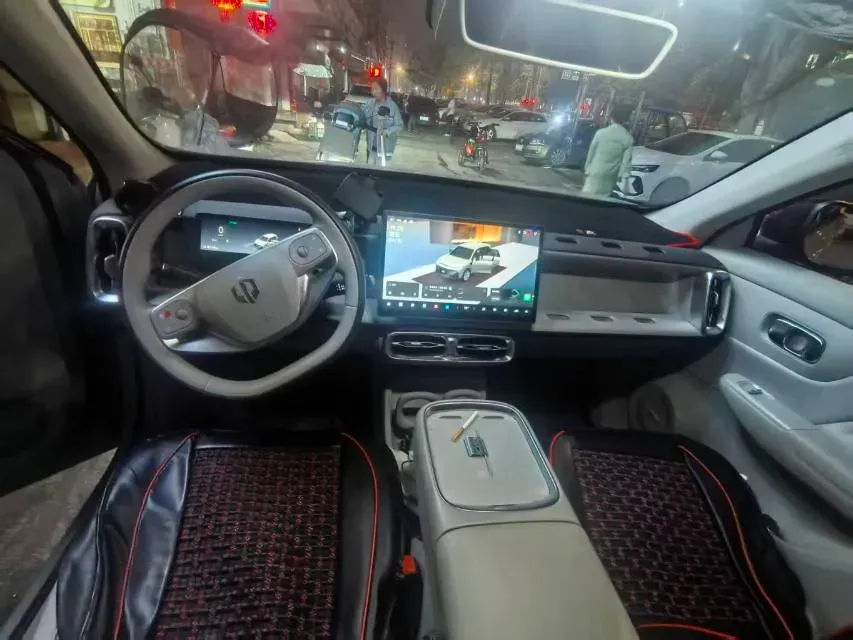 2025 Leapmotor B10 BEV 56.2KWH,autocango,china used car exporter,china ev exporter,chinese used car exporter,chinese used ev exporter